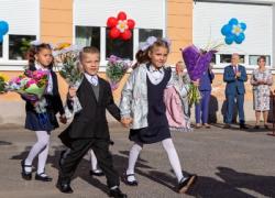 Праздничные утренники и линейки прошли во всех школах