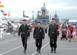С Днём ВМФ , кронштадтцы!